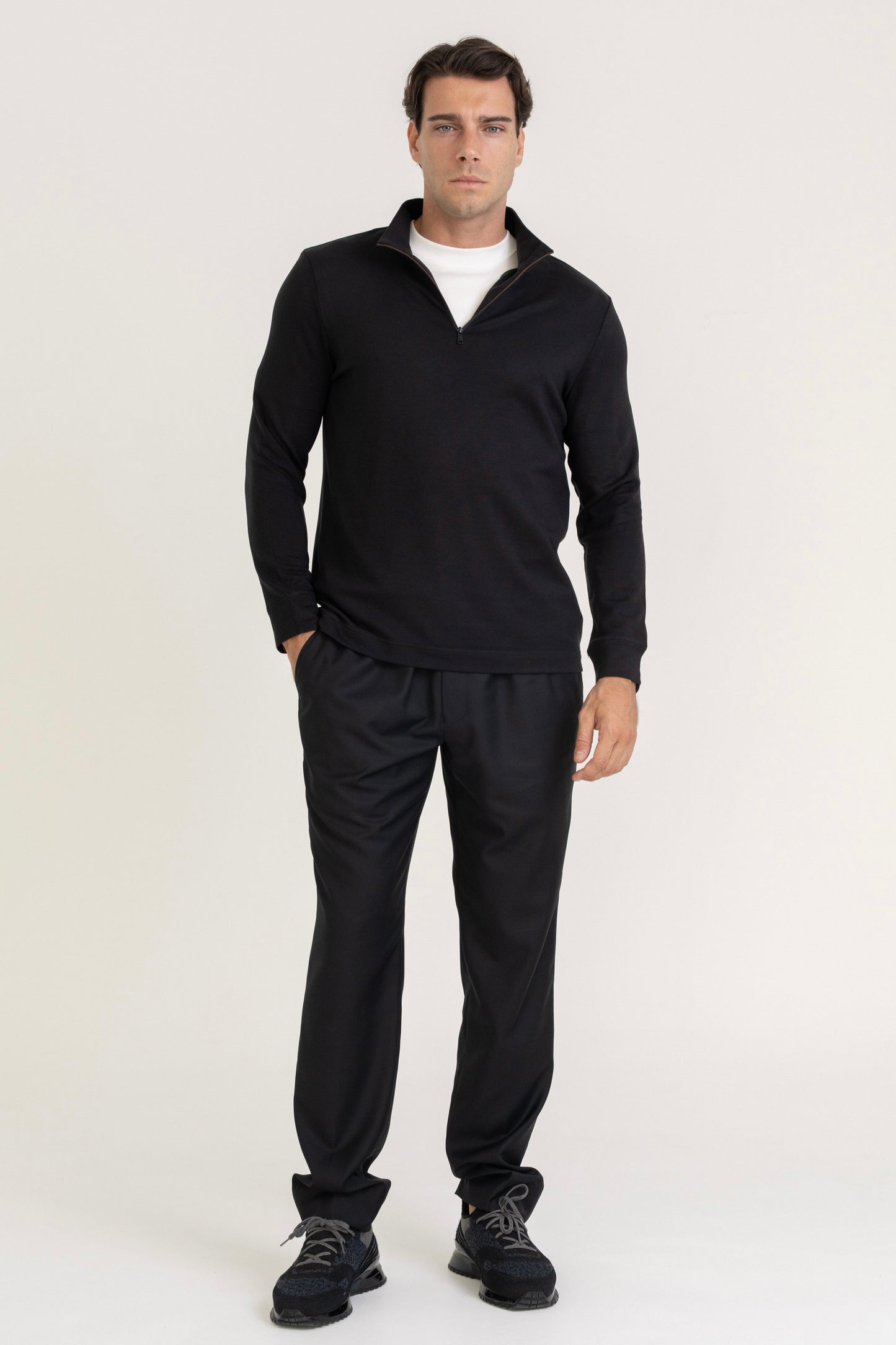 QUARTER ZIP PULLOVER - BLACK