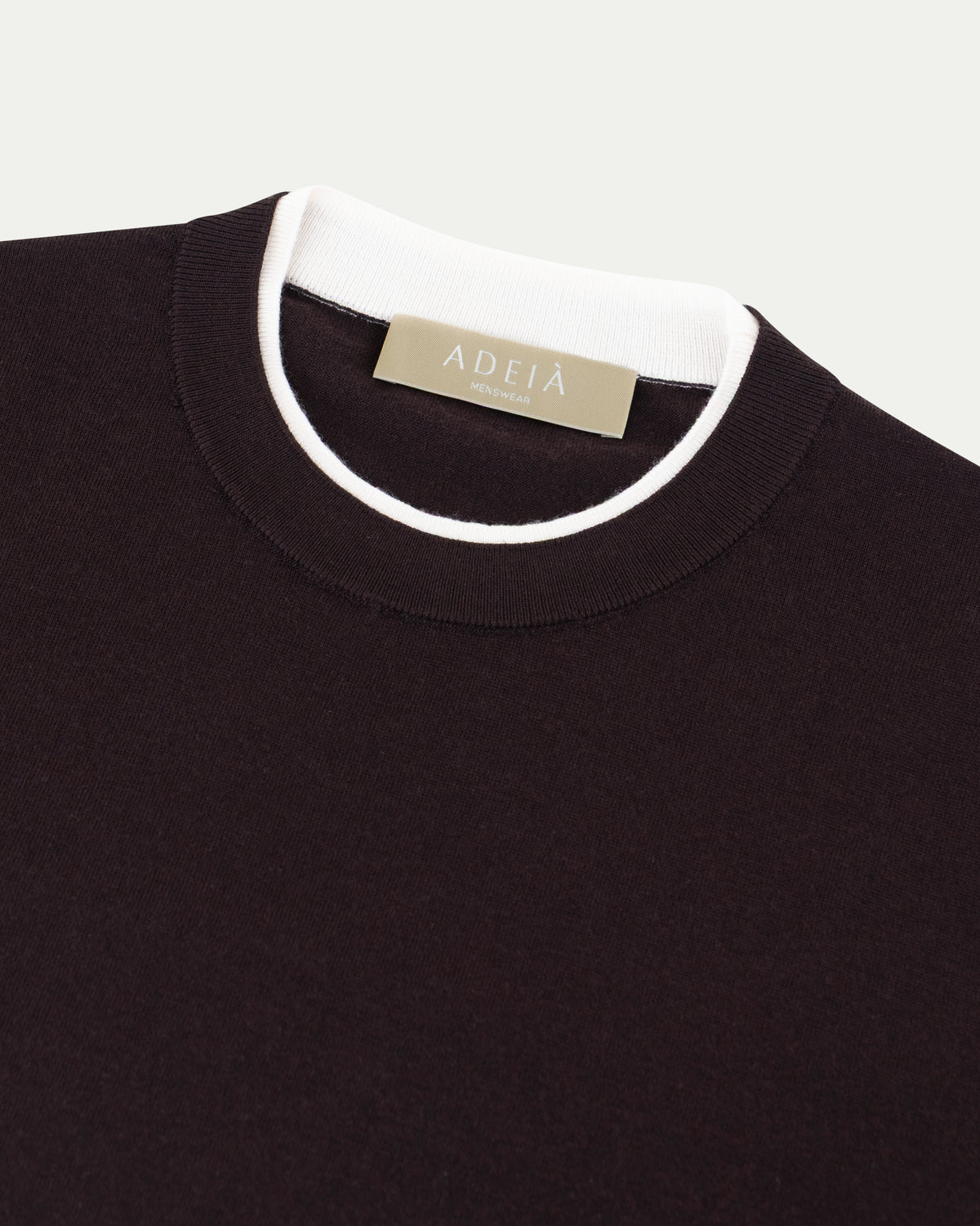 CONTRAST COLLAR KNIT T-SHIRT - BROWN