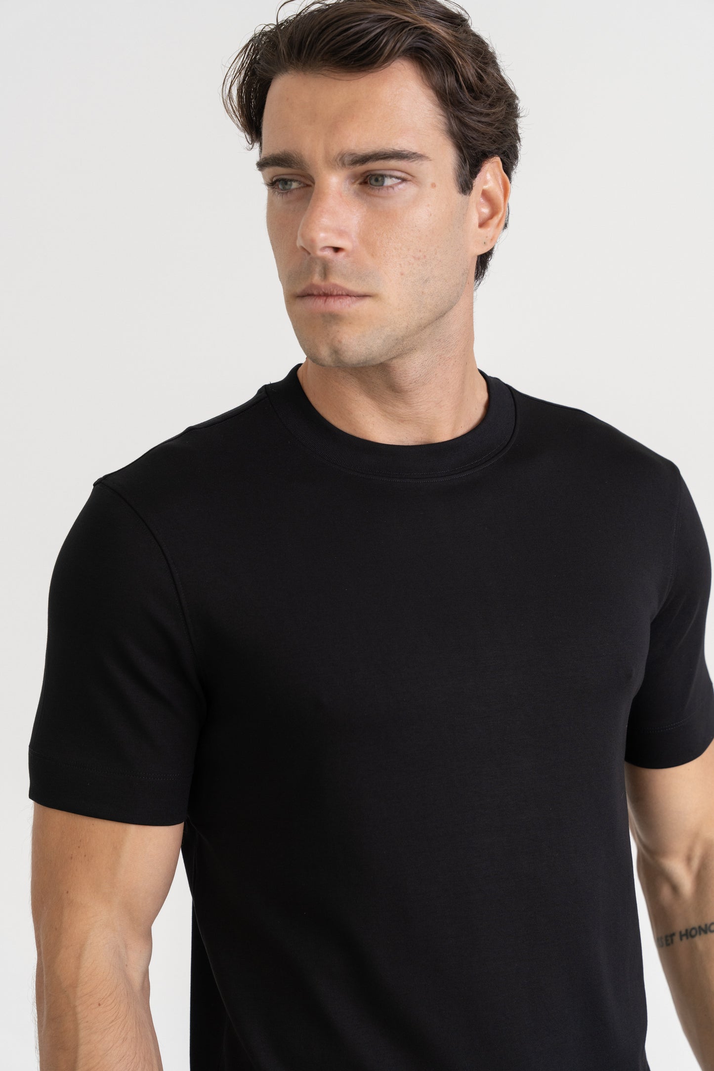 LUXE MODAL T-SHIRT - BLACK