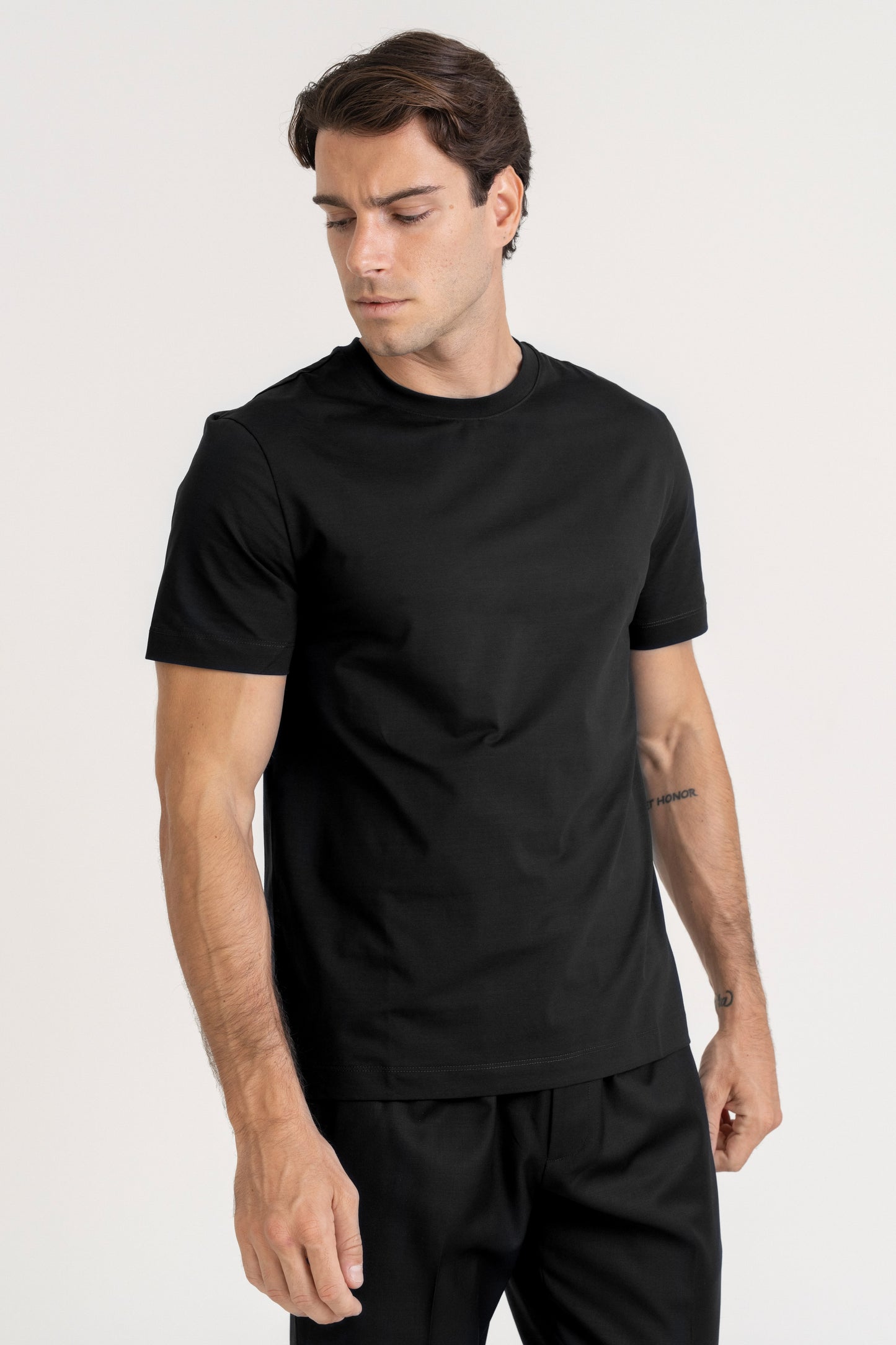BASIC COTTON T-SHIRT - BLACK