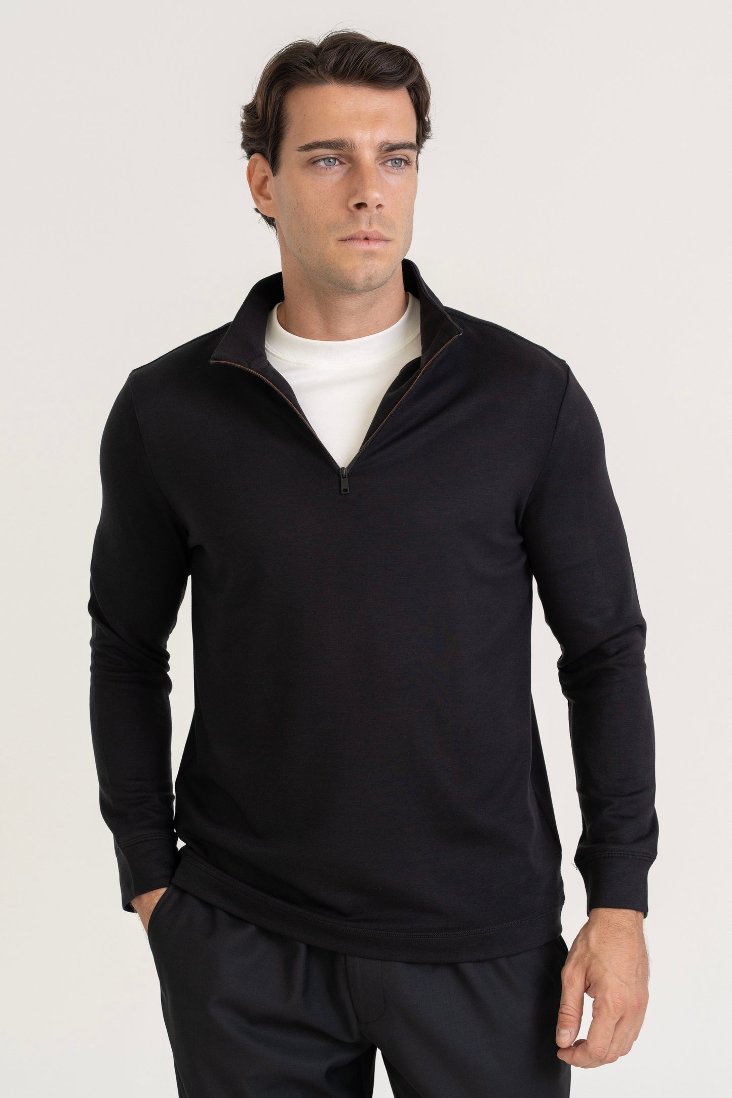 QUARTER ZIP PULLOVER - BLACK